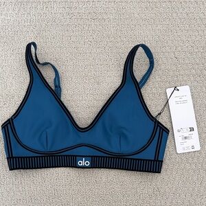 ALO Yoga Eclipse Blue Airlift Line Up Bra